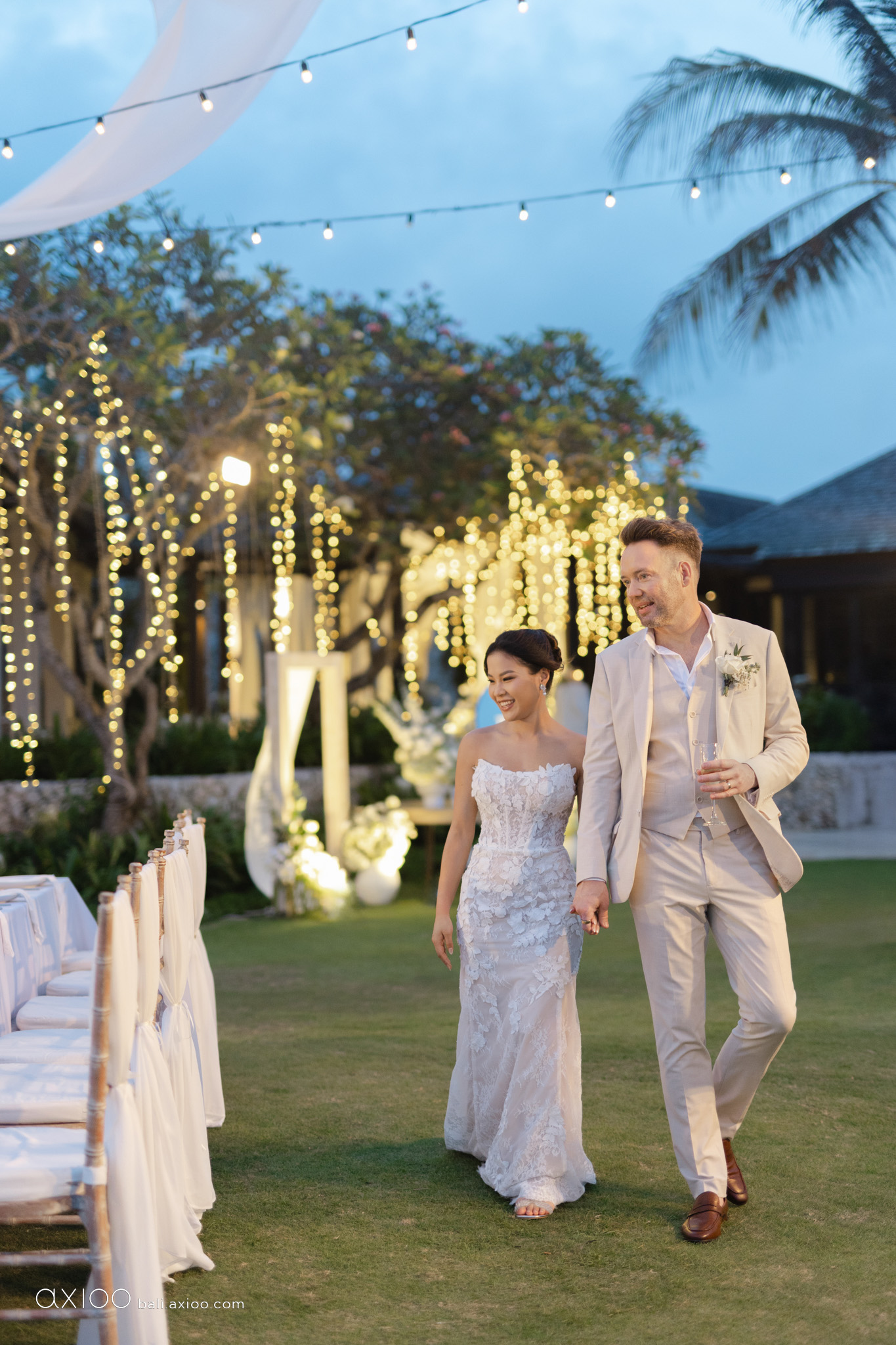 Axioo: A Universe of Love